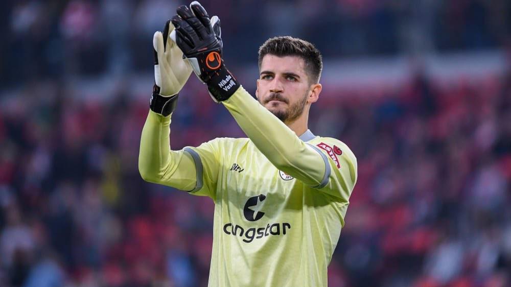 令对手的点, Match, 作的