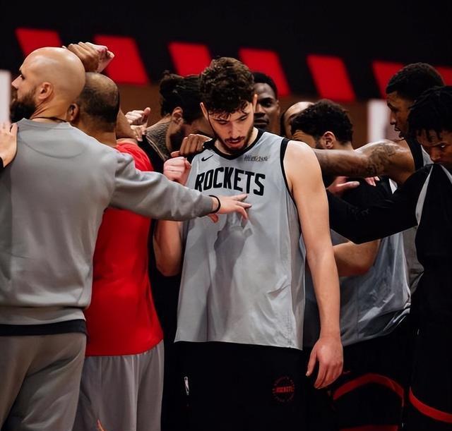 亚当斯是联, 位置, entit